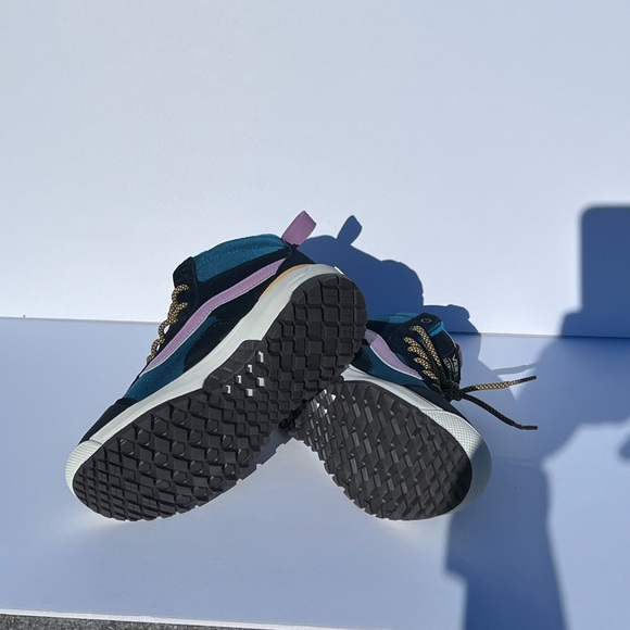 Vans Ultrarange Tennis Shoes - Picture 4 of 13